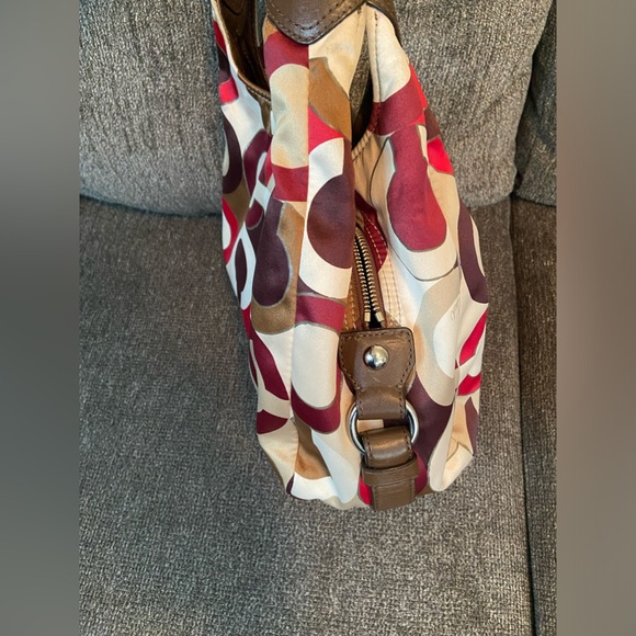 Coach Madison Grapic Op Art Maggie Shoulder Bag Purse - Picture 8 of 12